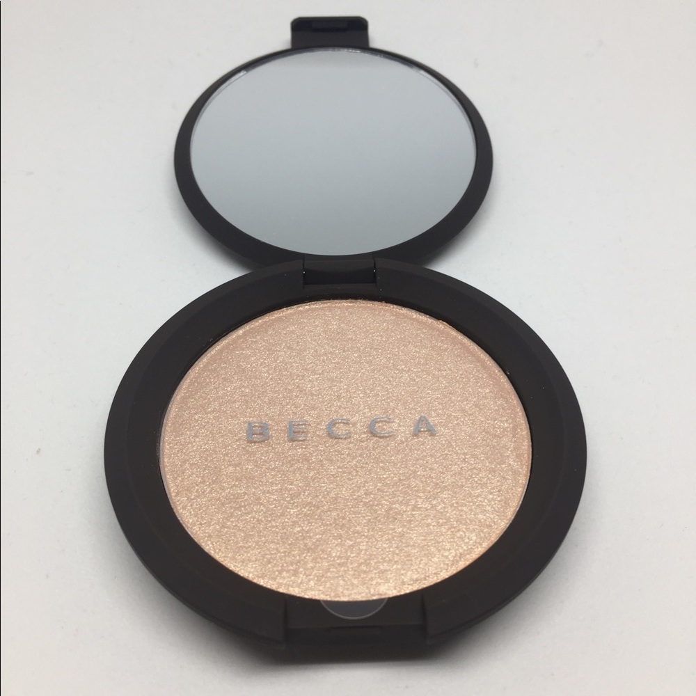 BECCA Highlighter Champagne Pop - Never Used